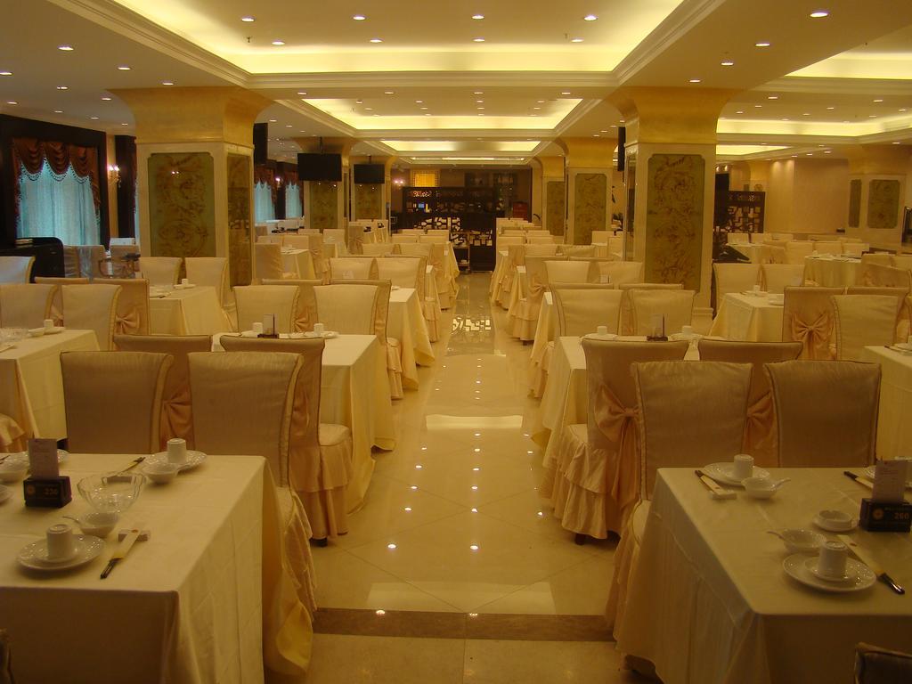 New Pearl River Hotel Cantón Exterior foto